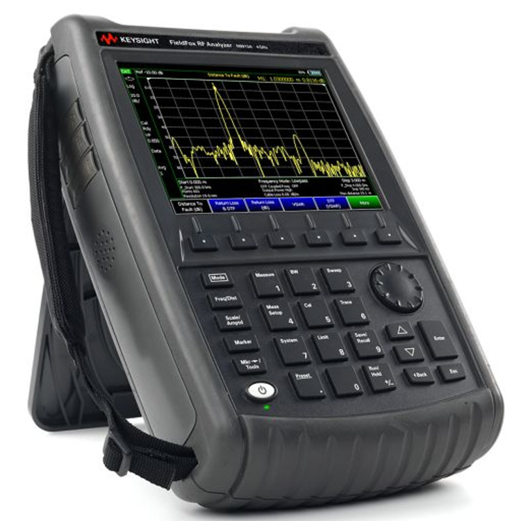 Analizor portabil de spectru cu microunde FieldFox N9913A