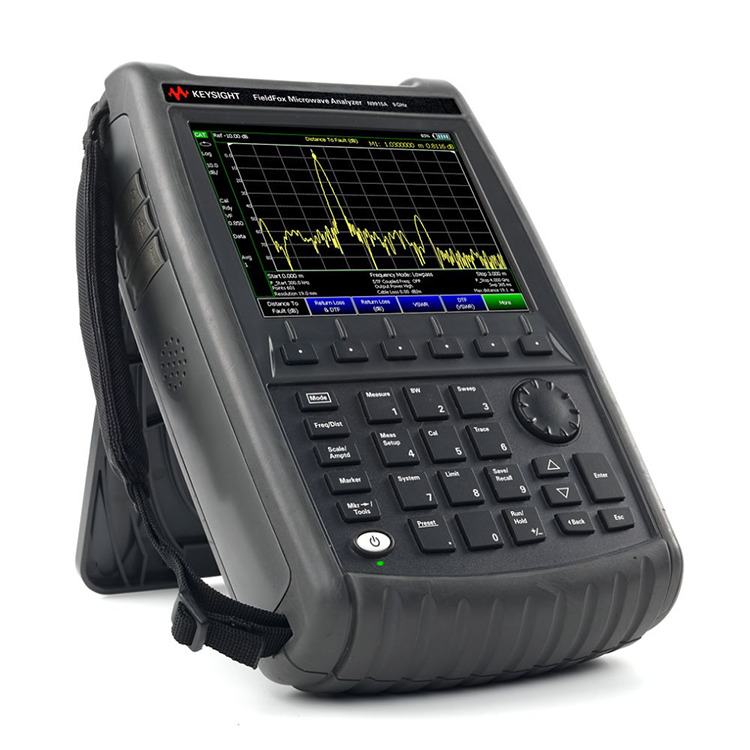 Analizor portabil de spectru cu microunde FieldFox N9915A