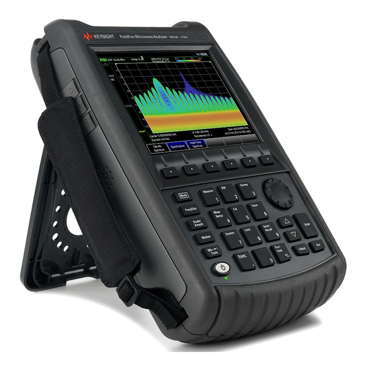 Analizor portabil de spectru cu microunde FieldFox N9916B