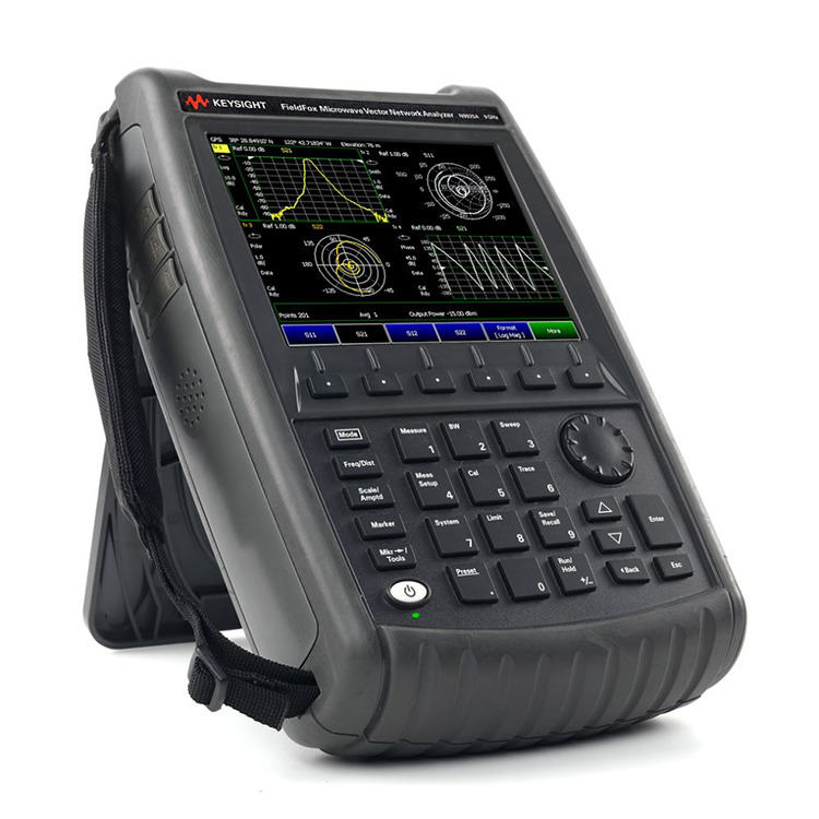 Analizor portabil de spectru cu microunde FieldFox N9925A