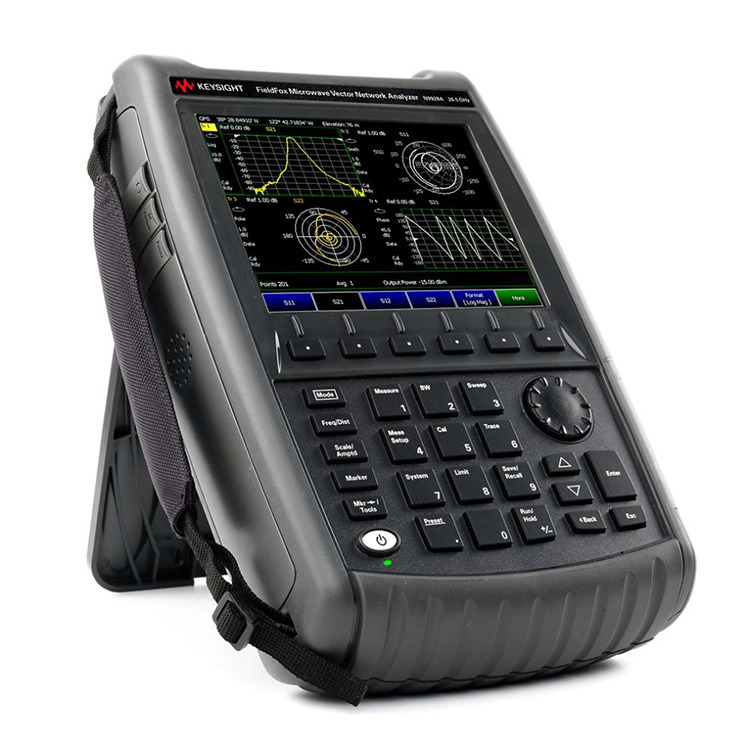 Analizor portabil de spectru cu microunde FieldFox N9928A