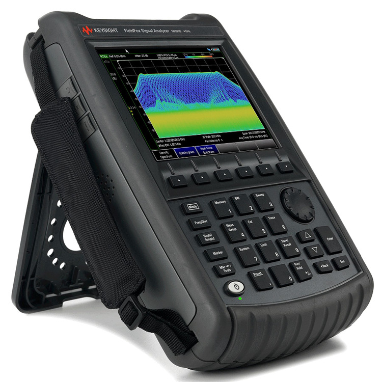Analizor portabil de spectru cu microunde FieldFox N9933B