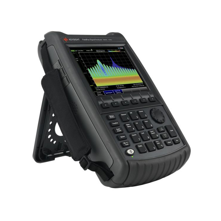 Analizor portabil de spectru cu microunde FieldFox N9935C