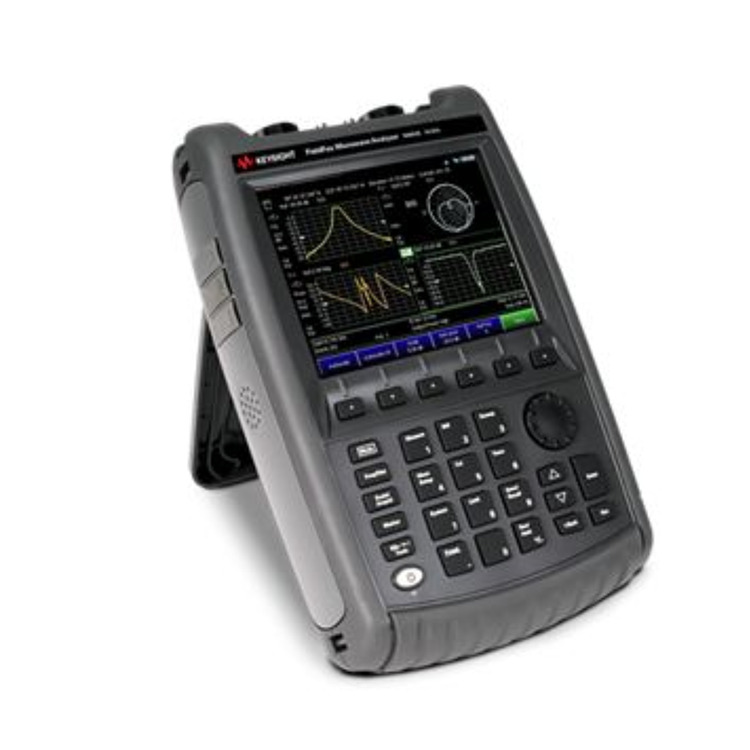 Analizor portabil de spectru cu microunde FieldFox N9953B