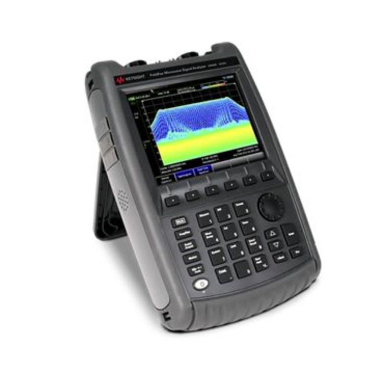 Analizor portabil de spectru cu microunde FieldFox N9960B